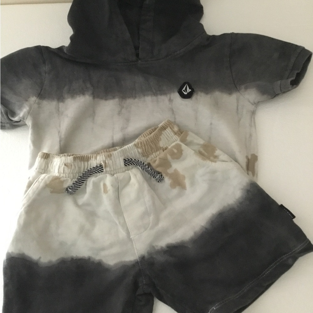 Volcom Dip-Dye Short Sleeve Hoodie & Shorts in Gray, Cream, Tan
